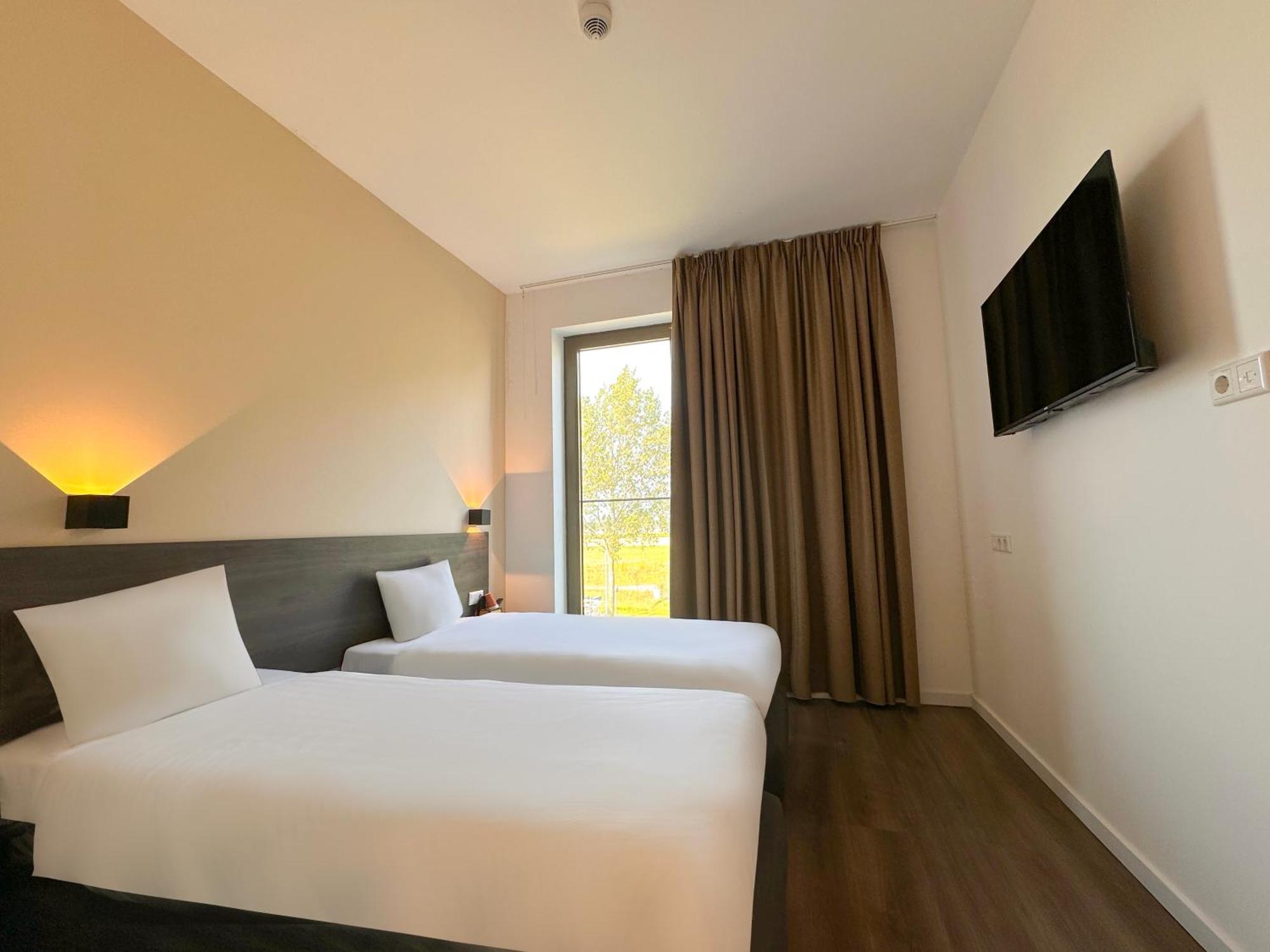 Hotelux Amsterdam Airport Hotel Hoofddorp Exteriör bild
