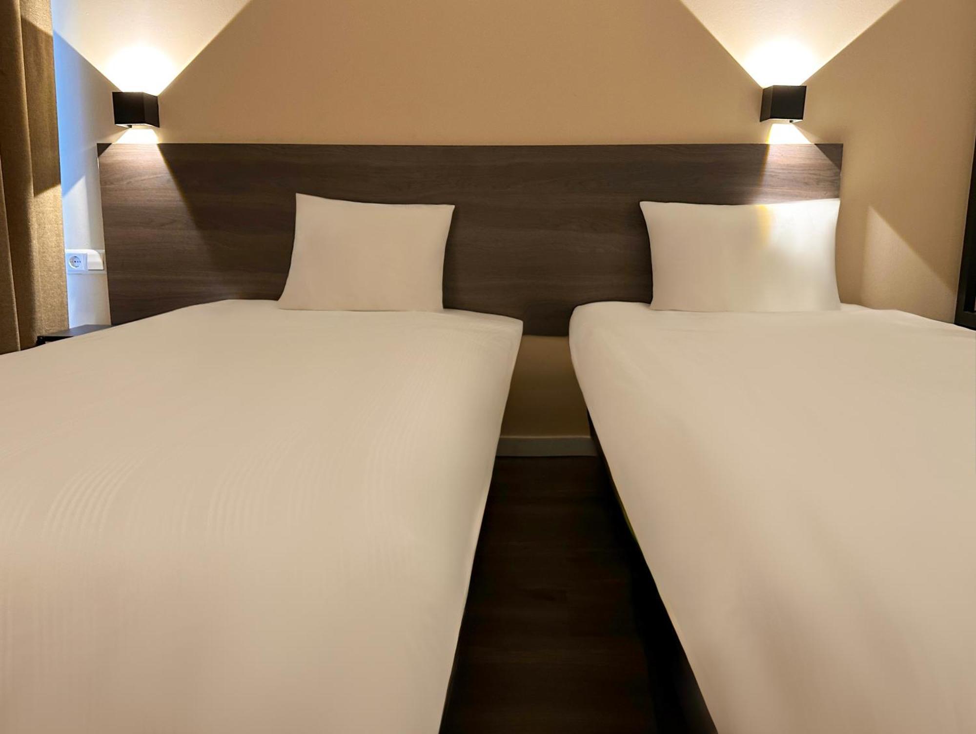 Hotelux Amsterdam Airport Hotel Hoofddorp Exteriör bild