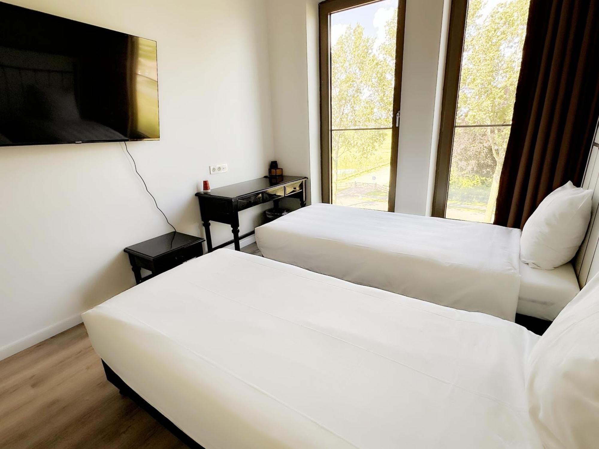Hotelux Amsterdam Airport Hotel Hoofddorp Exteriör bild